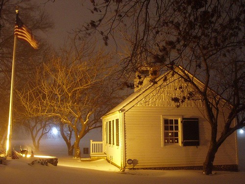 snow ny newyork history night december snowstorm americanflag blizzard sincity mamaroneck oldmamaroneckschoolhouse 1001nightsmagiccity 1816schoolhouse