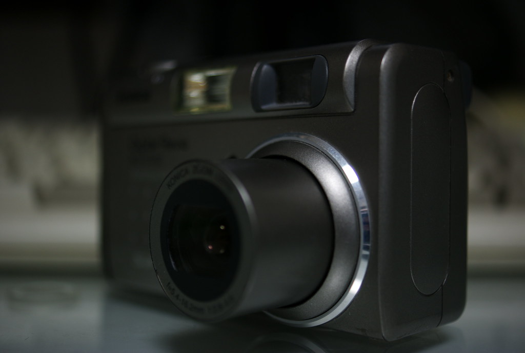 KONICA Digital Revio KD-210Z | SONY α300 SONY DT 30mm F2.8 M… | Flickr