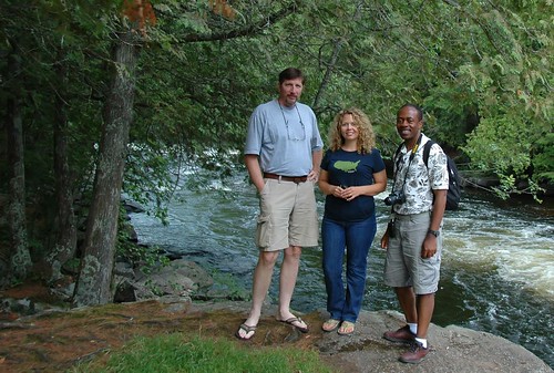 Thu, 11/12/2009 - 01:57 - Rick Condit, Amy Wolf, and David Kenfack at Wolf River, summer 2008.  Credit: Bob Howe 
