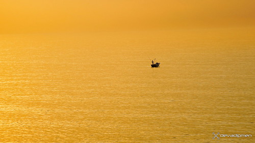 balıkçıfisherman balıkçıteknesifishingboat doğanature günbatımısunset inebolu istanbul karadenizblacksea kastamomu manzaralandscape tekneboat türkiye yakaören
