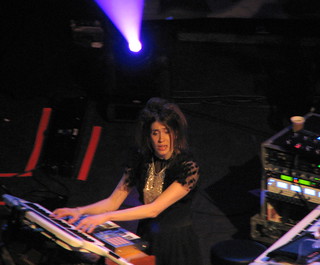 Are we just going to wait it out? | Imogen Heap at Shepherds… | Flickr