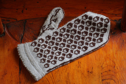 A Sampler Mitten | by helloyarn