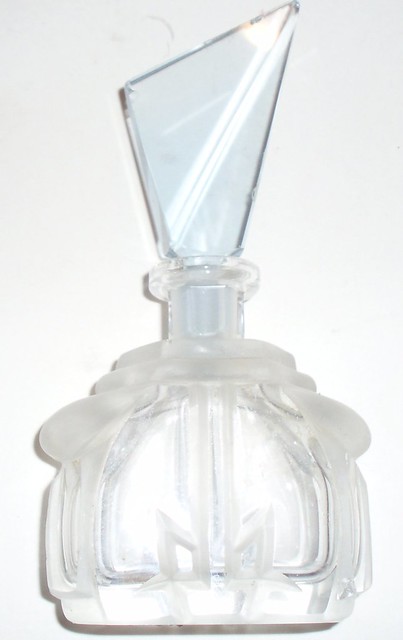 GLASS PERFUME CONTAINER
