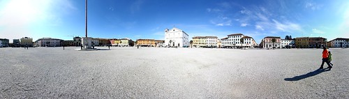 Palmanova1.jpg by Cristian Marchi, A 360 view of Piazza Grande in Palmanova (Italy) in a sunny morning.
This image was stitched with <a