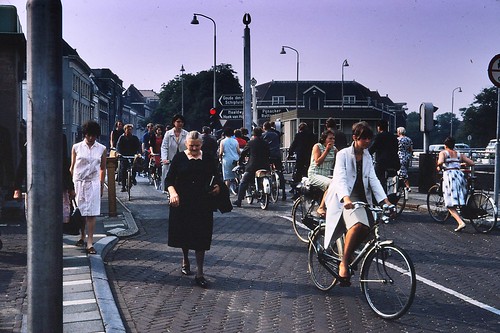 1966 Holland slide 254 Bike traffic