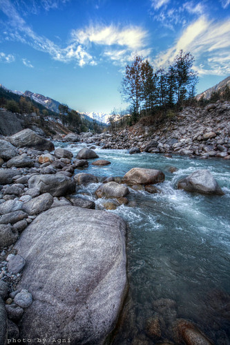 travel november winter tourism nature water river town rocks whitewater tourist valley majestic runningwater vacations manali hdr beas traveldestinations placeofinterest riverbeas qtpfsgui manalitown