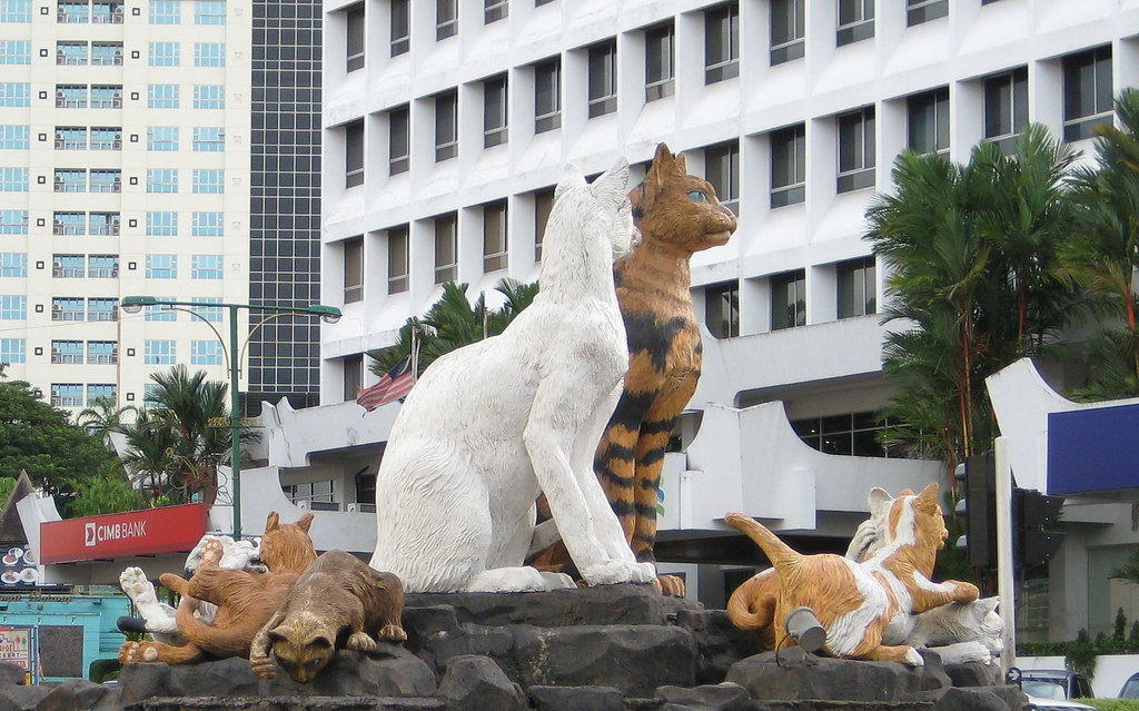 Kuching, Sarawak | The famous cat statue/replica at the Kuch… | Flickr