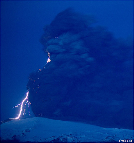 Volcano Eruption - Eyjafjallajokull by snorri.s
