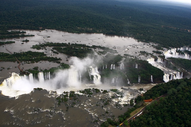 Vuelo en helicóptero sobre las Cataratas de Iguazú, Brasil
