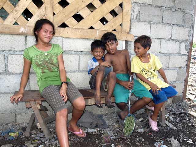 Cebu dump slum 020