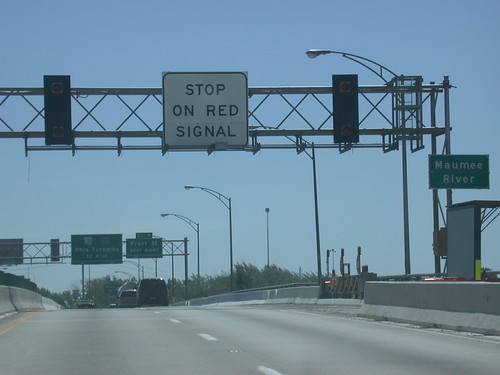 Stop on red signal | Drawbridge over the Maumee River on Int… | Flickr