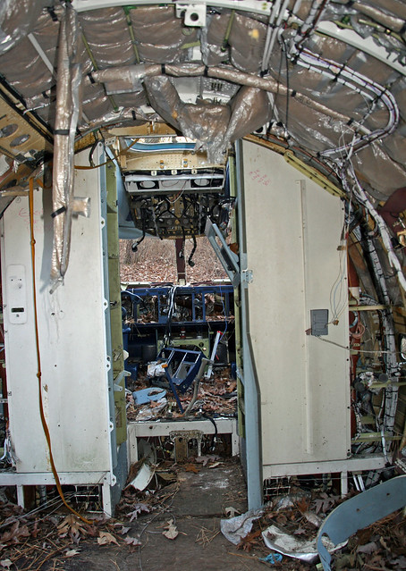 Dornier 328 (D-CIRC) Inside, Cockpit Bulhead