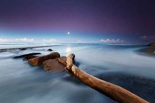 The silent sound of the moon by Dan. D.