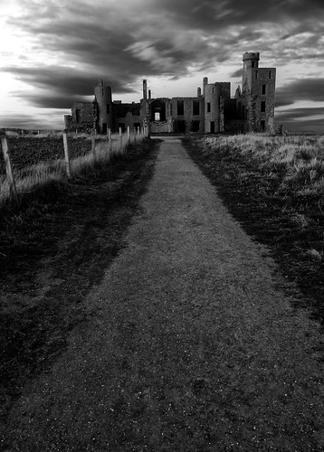 aberdeenshire aberdeen slains slainscastle ruin scotland flickr pov pointofview monochrome bw blackandwhite
