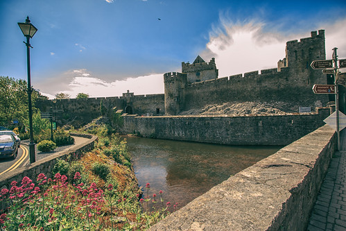ireland castle beautiful landscape outdoor tipperary cahir travelphotography cahircastle dorameulman