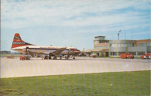 Des Moines Municipal Airport (DSM) postcard - circa 1950's