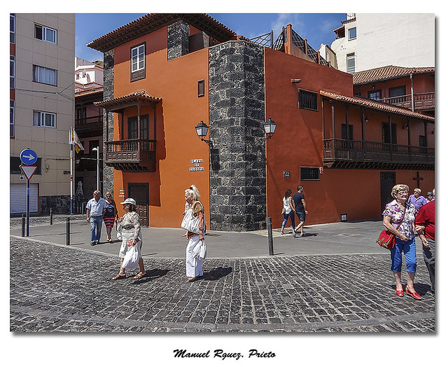 Turistas en la Plaza de Europa - Puerto de la Cruz