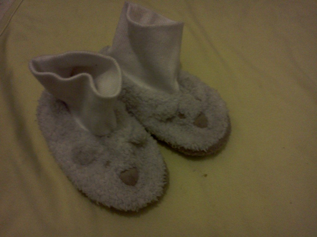GAP slippers - size L (6-7)? | 5 nis | Abby K | Flickr