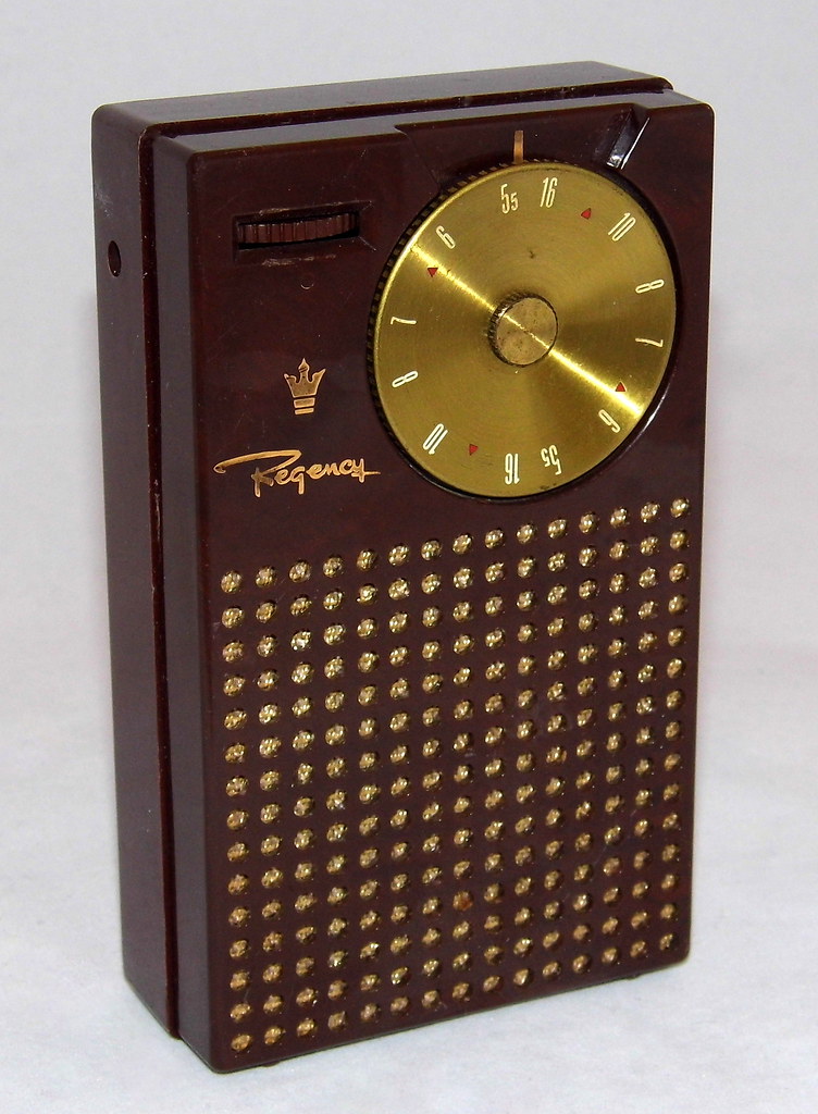 temblor Trueno Monasterio Vintage Regency TR-1 Transistor Radio, Mahogany Color, 4 T… | Flickr