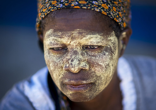 africa portrait people black color face horizontal closeup outdoors women day mask african traditional culture makeup tropical unescoworldheritage adultsonly cultural oneperson mozambique lookingaway frontview moçambique facemask mocambique mozambico eastafrica mozambiqueisland mosambik traditionalclothing blackskin ilhademoçambique mozambic mozambican colourimage 1people モザンビーク portuguesecolony onlywomen islandofmozambique 莫桑比克 מוזמביק ilhadomocambique 모잠비크 provincedenampula 莫三鼻給莫三鼻给 moz562