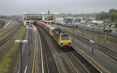 70 017 at Banbury with freight 4M55. | by Marra Man