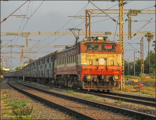 17651 Chengalpattu-Kacheguda express | Old but strong WAP-1 … | Flickr