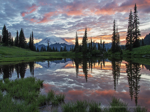 sunset lake clouds reflections landscape colorful cloudy mountrainier mtrainier alpinemeadow laketipsoo