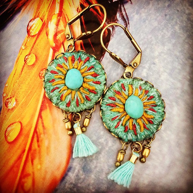 Turquoise #embriodery #bordado #broderie #textilejewelry #earrings #turquoise #tassels #handmade #silk #bohojewelry #boho