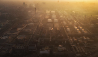 Pollution in oil refinery and chemical industry
