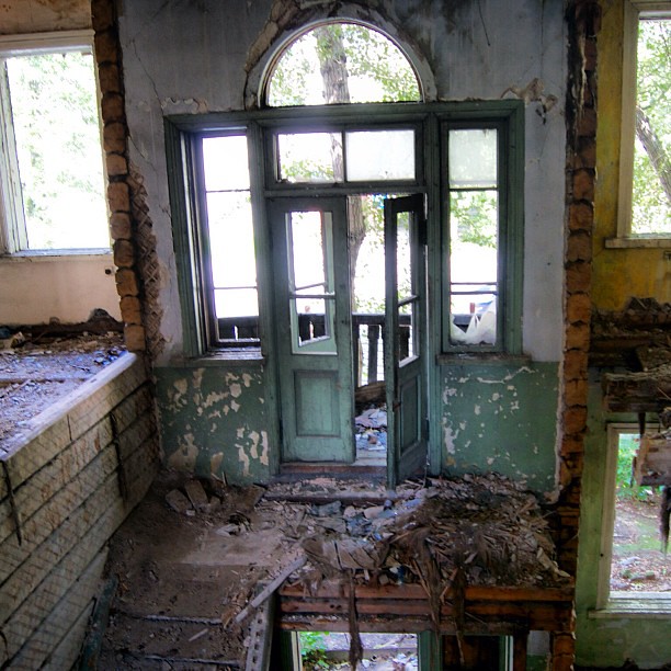 дом #дестрой #балкон #дверь #окно #лестница #заброшка #но… | Flickr