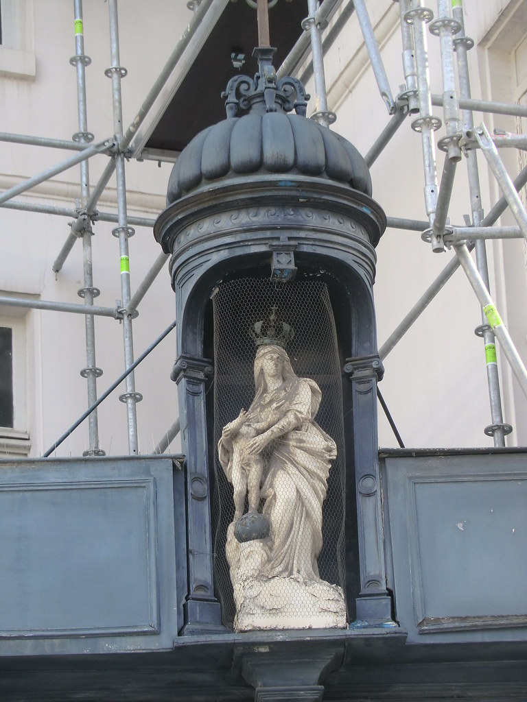 CIMG9600 | statue of Notre Dame des victoires on a building … | Flickr