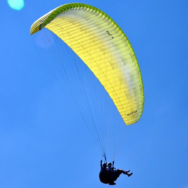 #bursa #mkemalpasa #yamacparasutu #paragliding #sky #gokyuzu #me #yellow #blue #mavi #flair #flairphotograpy #tandem