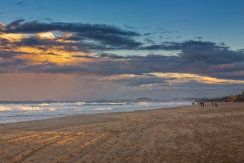 500px waves australia copy space gold coast pacific queensland tranquil scene beach clouds evening ocean oceania people sand sea sky sunset tracks travel destinations walking water teamcanon