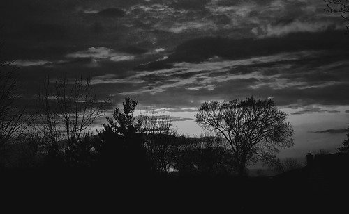 iphoneedit jamiesmed app snapseed 2017 ohio cincinnati hamiltoncounty vsco bw blackandwhite blackwhite photography landscape silhouette iphone7plus iphoneonly spring sky iphoneography phoneography mobileography iphonephoto mobilephotography mobilephoto midwest march shadow shadows geotagged geotag queencity clouds sunset silhoutte handyphoto shotoniphone