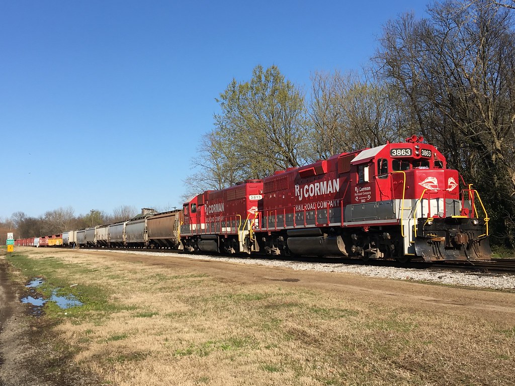 RJCC GP38 3863 | A pair of RJ Corman Railroad GP38's await t… | Flickr