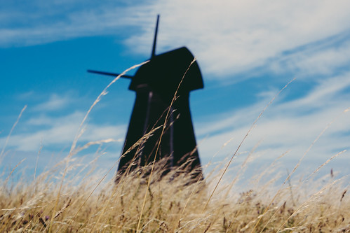 summer england sky black blur windmill grass brighton dof unitedkingdom depthoffield longgrass cluods uploadedtoflickr rottingdeanwindmill file:name=130813omdem58040002