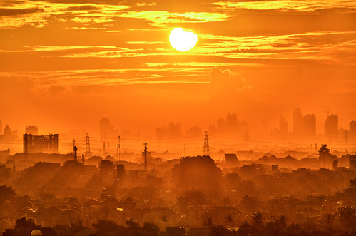 sunset building cityscape goldenhour sun yellow rol nikon indonesia bekasi d7000 paysage