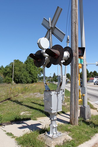 railroad railway railfan abandoned outofservice railroadcrossing gradecrossing signal griswold griswoldsignal