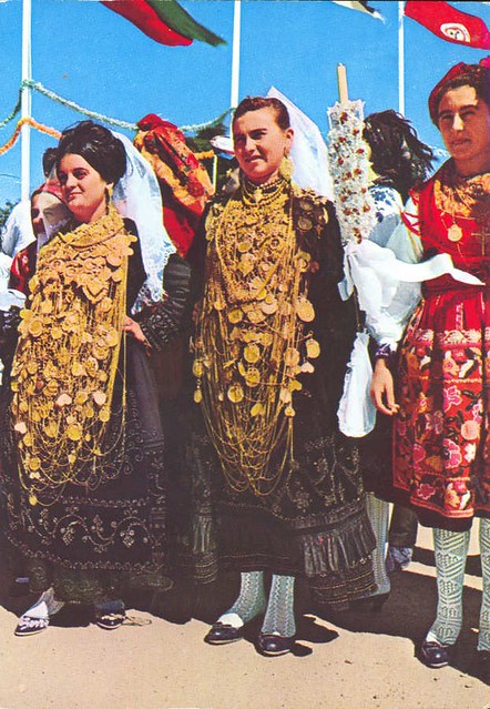 MINHO PORTUGAL. Festa do traje. Raparigas de Cardielos | Flickr