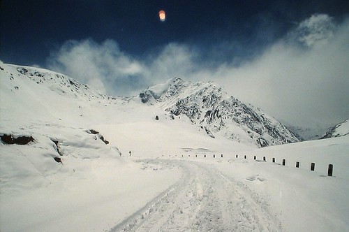 pakistan snow mountains 35mm may scanned silkroad karakoram 1989 kodachrome himalayas asa64 karakoramhighway khunjerabpass