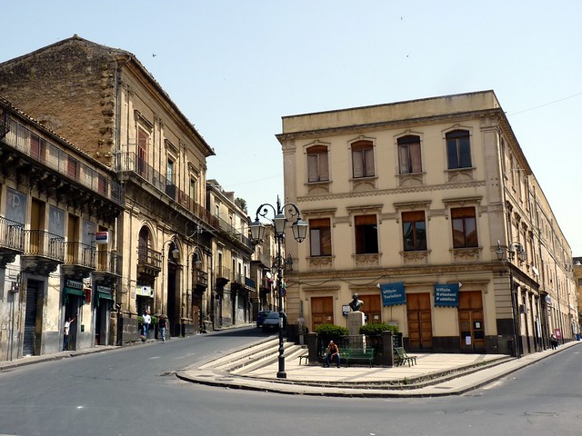 Vizzini (Ct) - Piazza Municipio