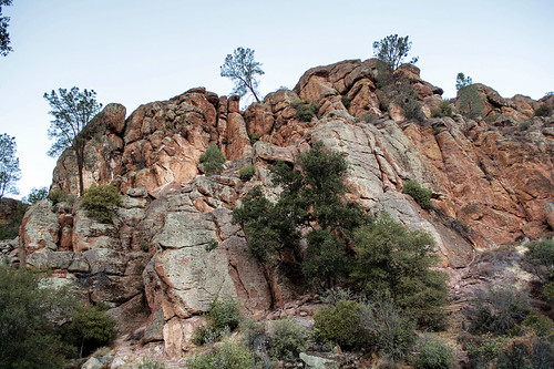 Bear Gulch Hike by RuggyBearLA, Waking with the sunrise at Pinnacles Camp, I packed up camp and headed up to Bear Gulch at Pinnacles