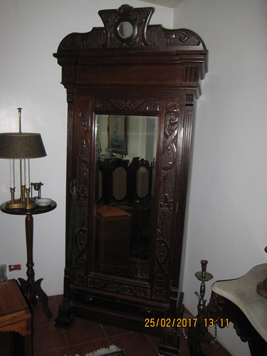 Single-Door Aparador | by Leo Cloma