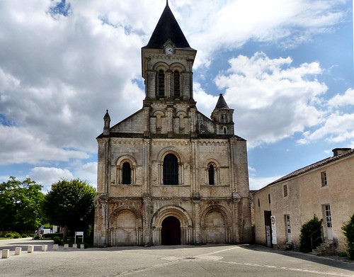 Nieul-sur-l&#039;Autise - Abbaye Royale Saint-Vincent | The abbey… | Flickr