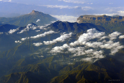 azerbaijan frontière montagnes mountbazardüzü nuages russia