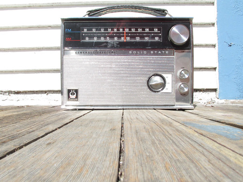 Classic old radio 1960s or 70s style | by theslowlane