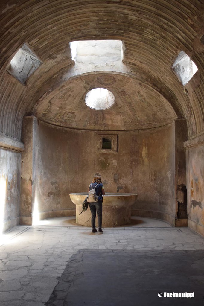Kivisen rakennuksen sisätiloissa Pompeijissa