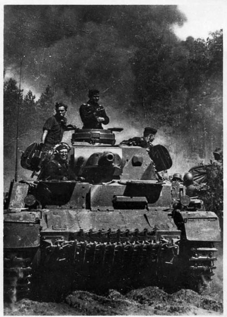 German tank crews on average tank PzKpfw IV.