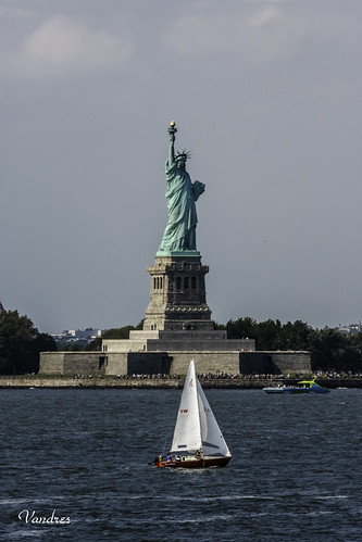 ellis manhattan newyork nuevayork statue color colour estatua isla island landscape libertad liberty nyc sea seascape view vista