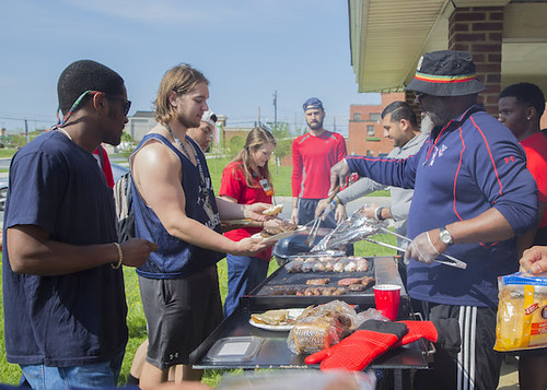 Business School Semi-Annual Cookout Supports New Veterans, Military & Family Resource Center